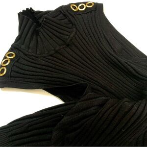 Black Sleeveless Crop Neck Sweater Top